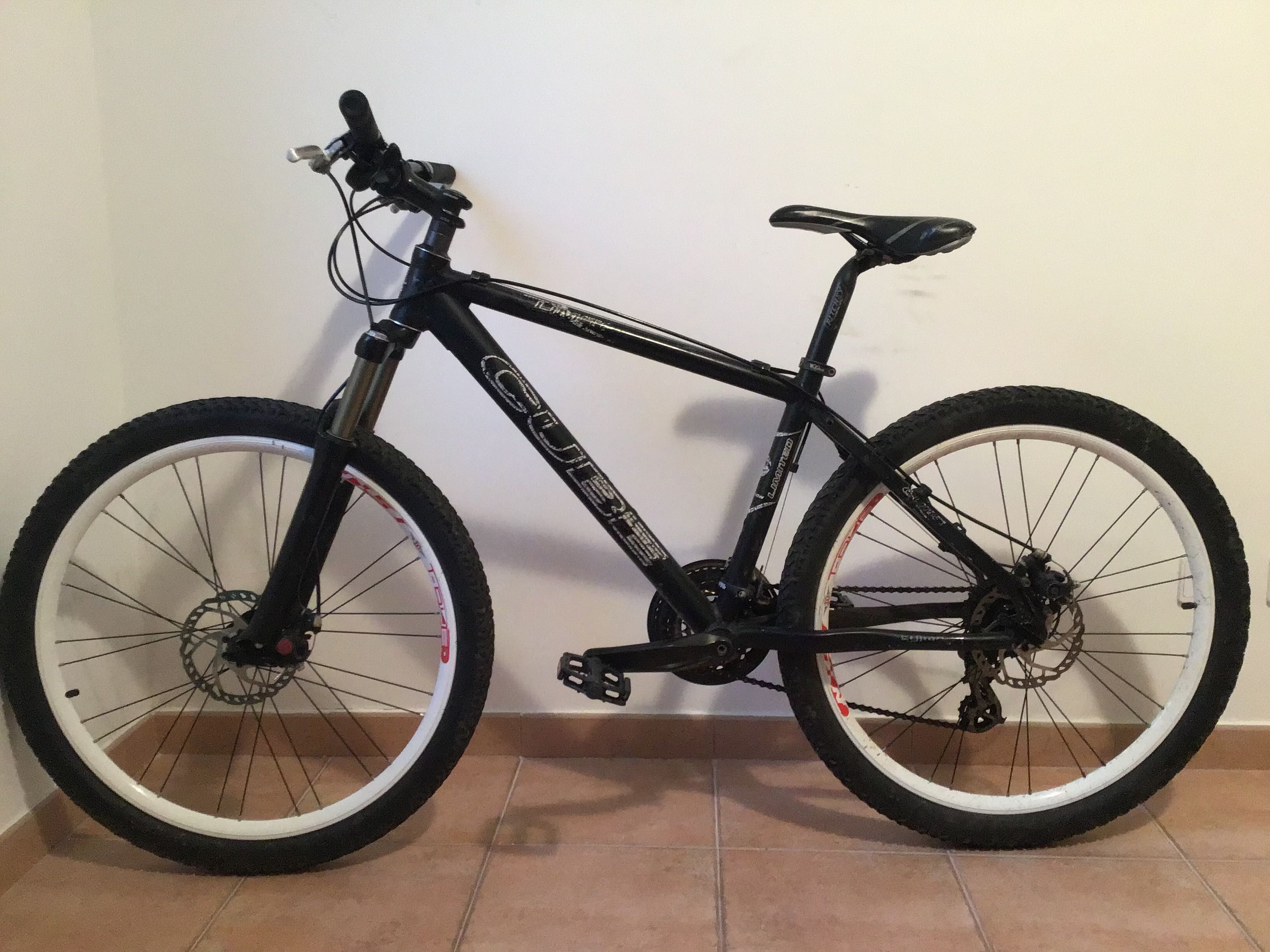 Bicicleta Cube btt