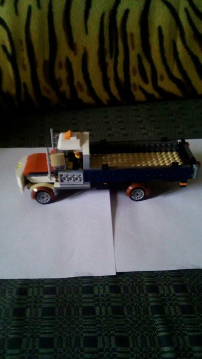 3 Машинки з оригинального лего.