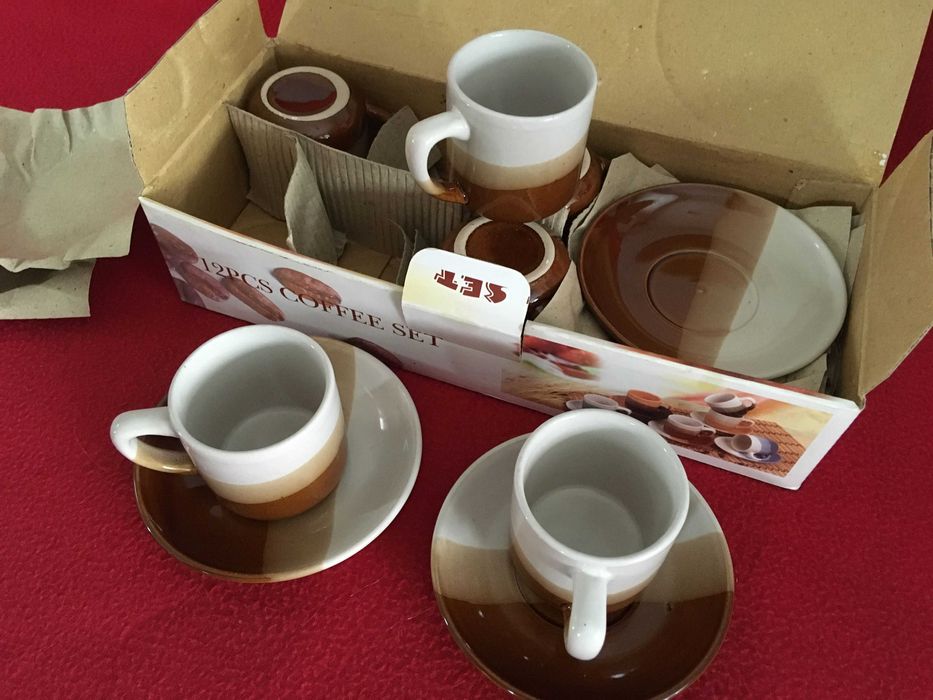 Nowy zestaw kawowy, komplet 6 szt. filiżanki- kubki i talerzyki