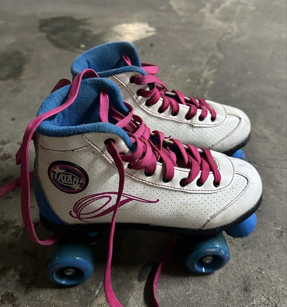 Patins de menina tamanho 35 como Novos