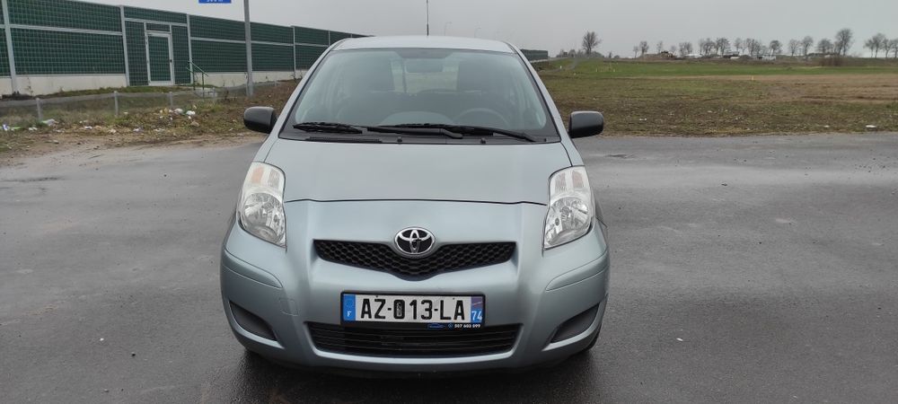Toyot Yaris 1.0 2010r perfekcyjny stan