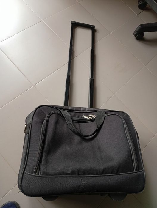Mala de viagem 40x30x20 aprox