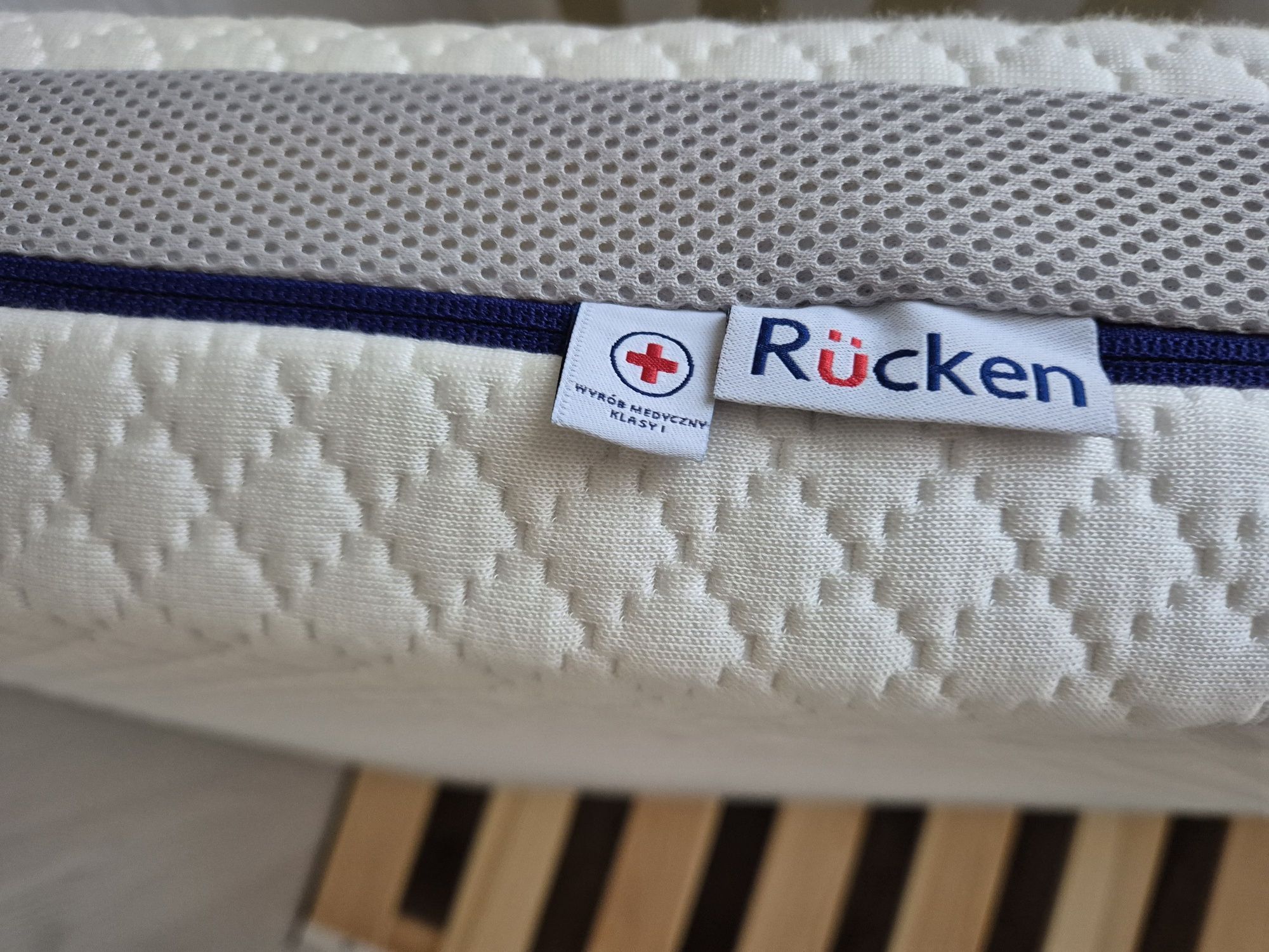 Łóżeczko Luca Baby 70x140 wraz z materacem Rucken