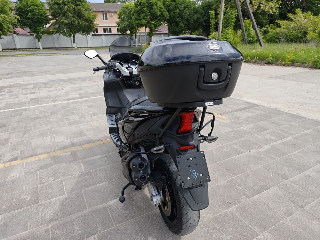 Aprilia SRV 850 Король Скутерів.