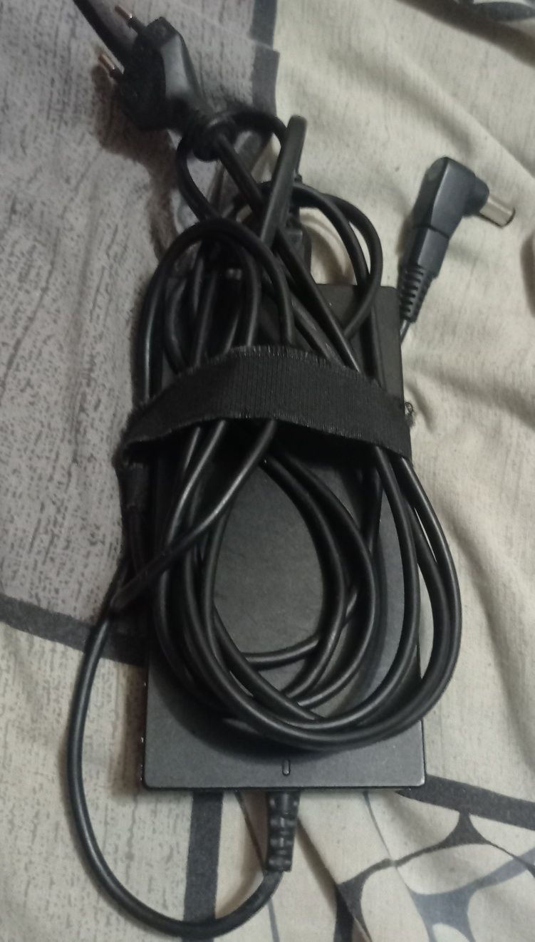 Продам зарядку  BELKIN