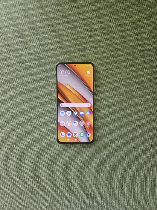 Xiaomi Poco F3 8/256 GB – ekran idealny, działa bez zarzutu