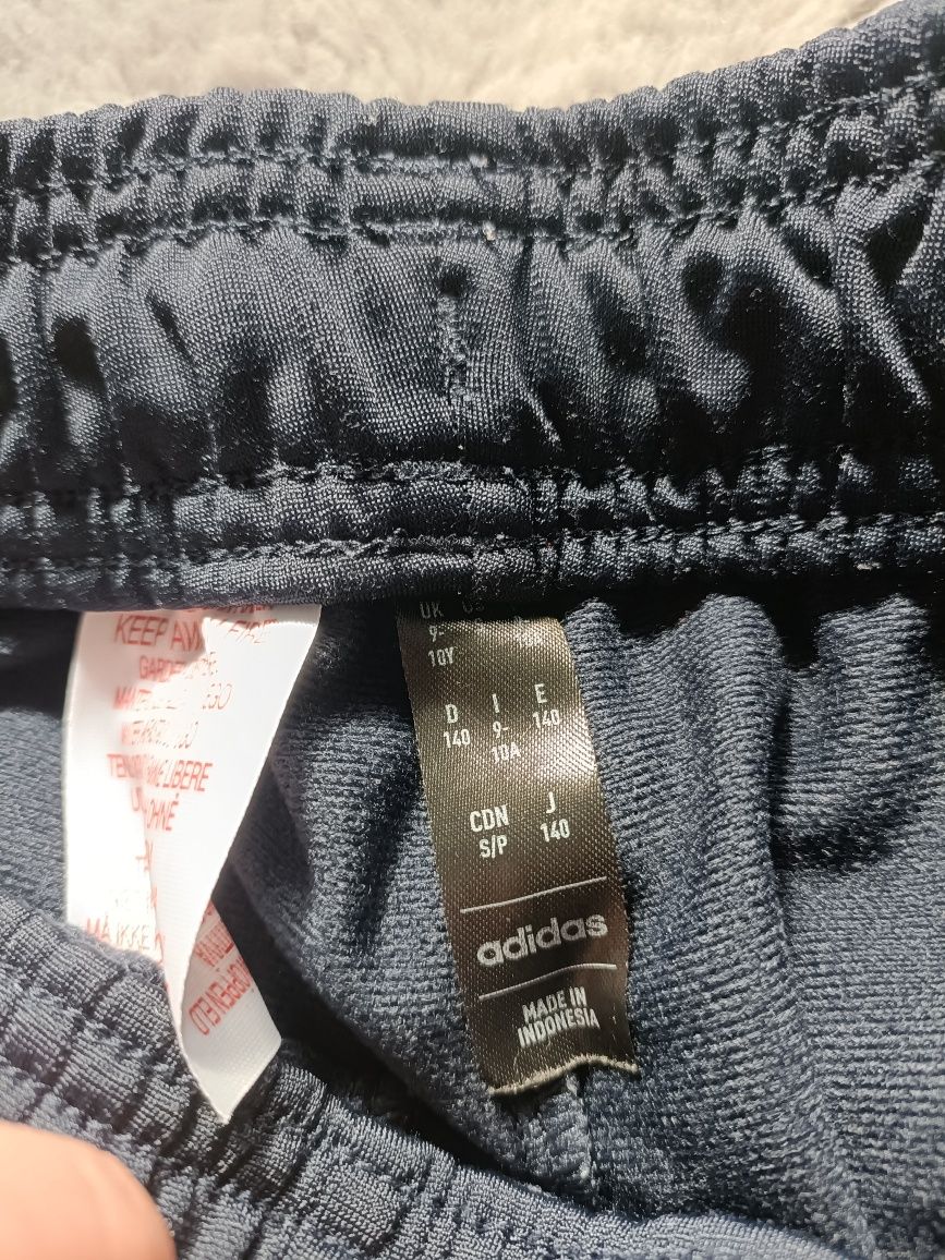 Dresy Adidas dla dziewczynki rozmiar 140
