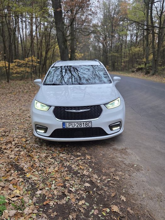 Chrysler Pacifica 2021 Touring L  3.6, 7-os,radar acc ,Bogate wyposaże