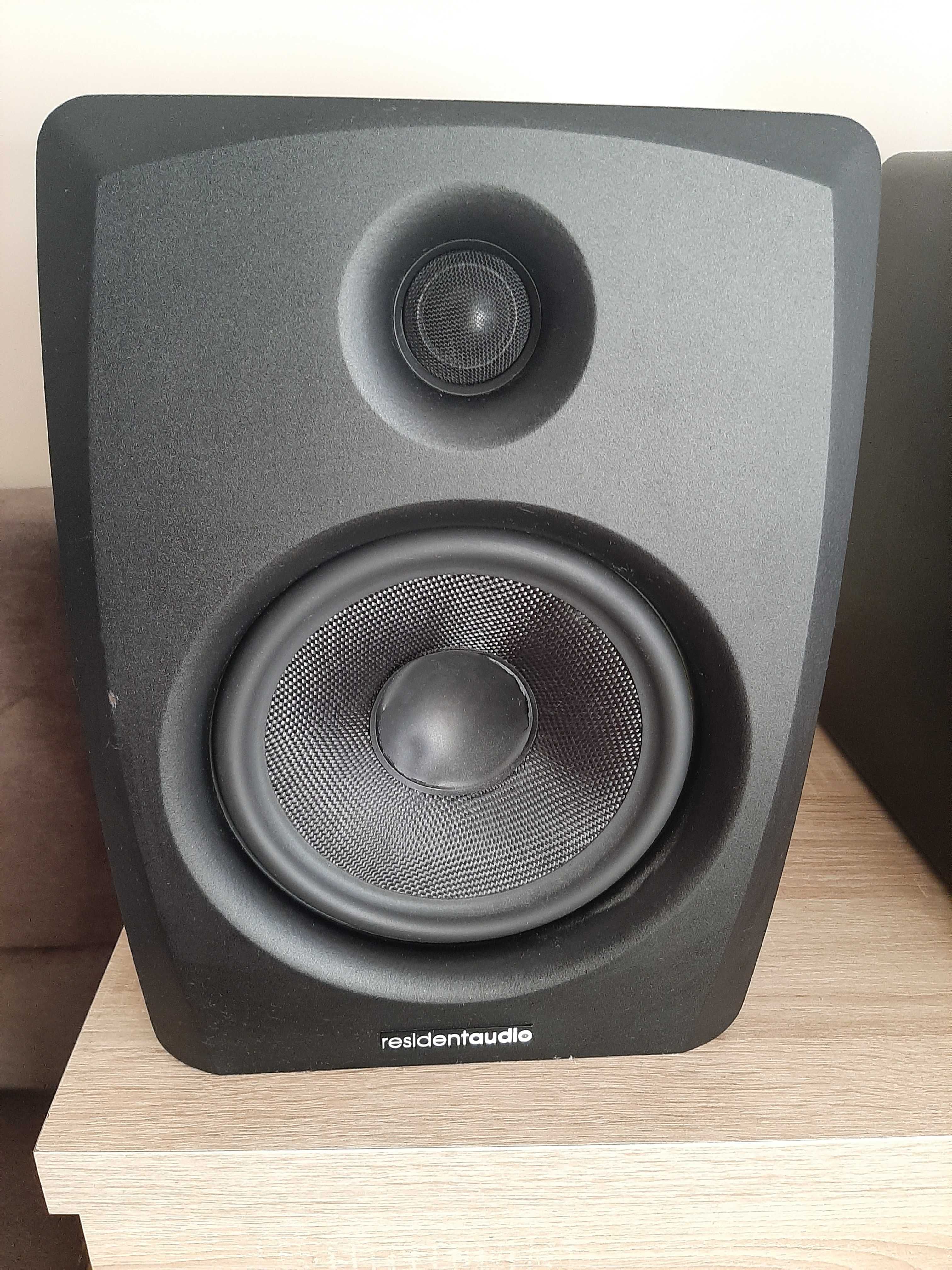 Monitory studyjne Resident audio M8