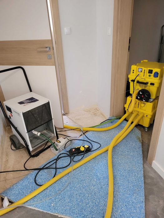 Osuszanie mieszkań budynków po zalaniu Wynajem osuszaczy