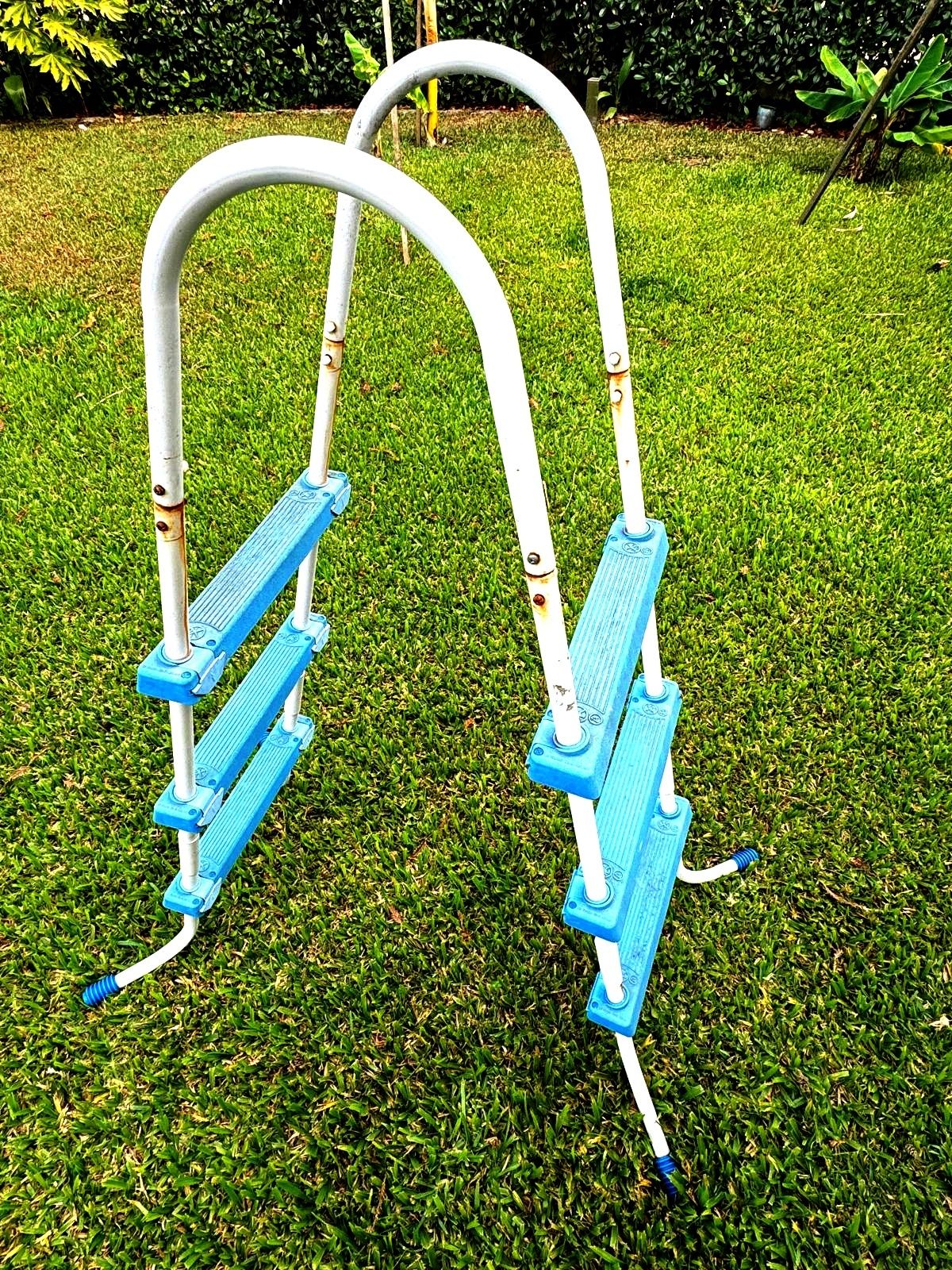 Escadas piscina 140cm