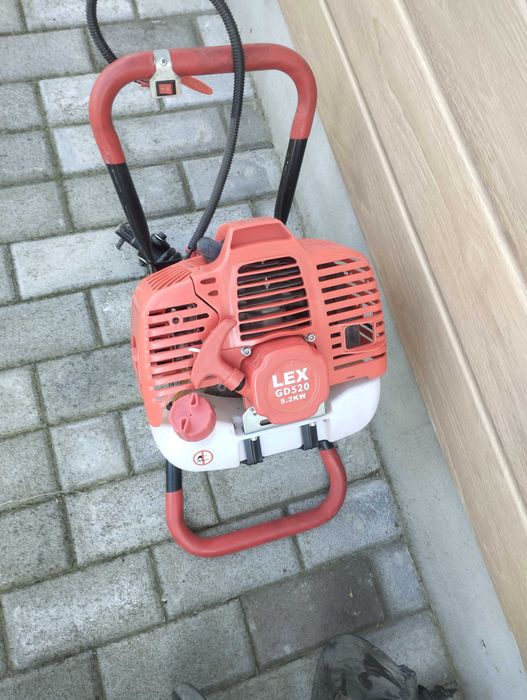 Бур бензиновий LEX GD520 5,2kw