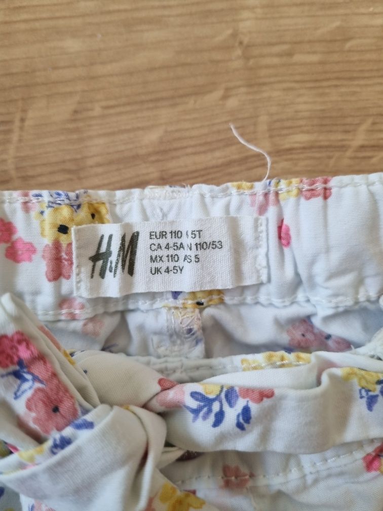 Krotkie spodenki H&M 110