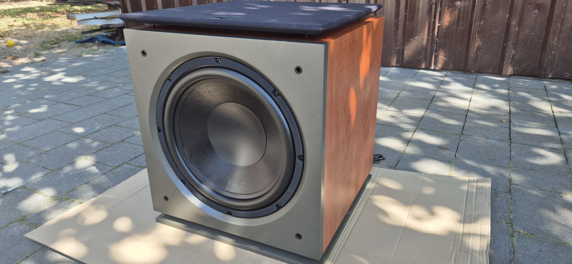 Subwoofer Dali Concept sub aktywny w bdb stanie