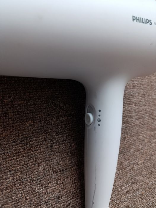 Фен Philips 3000 series BHD300/10