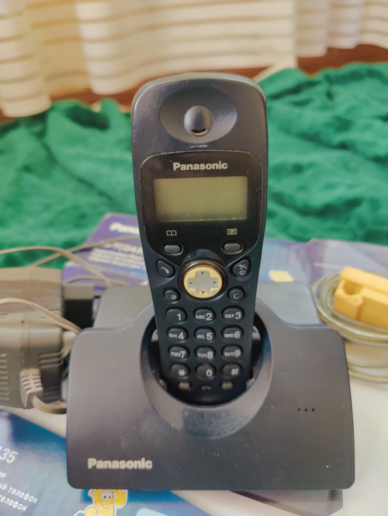 Цифровий безпровідний телефон Panasonic радіотелефон