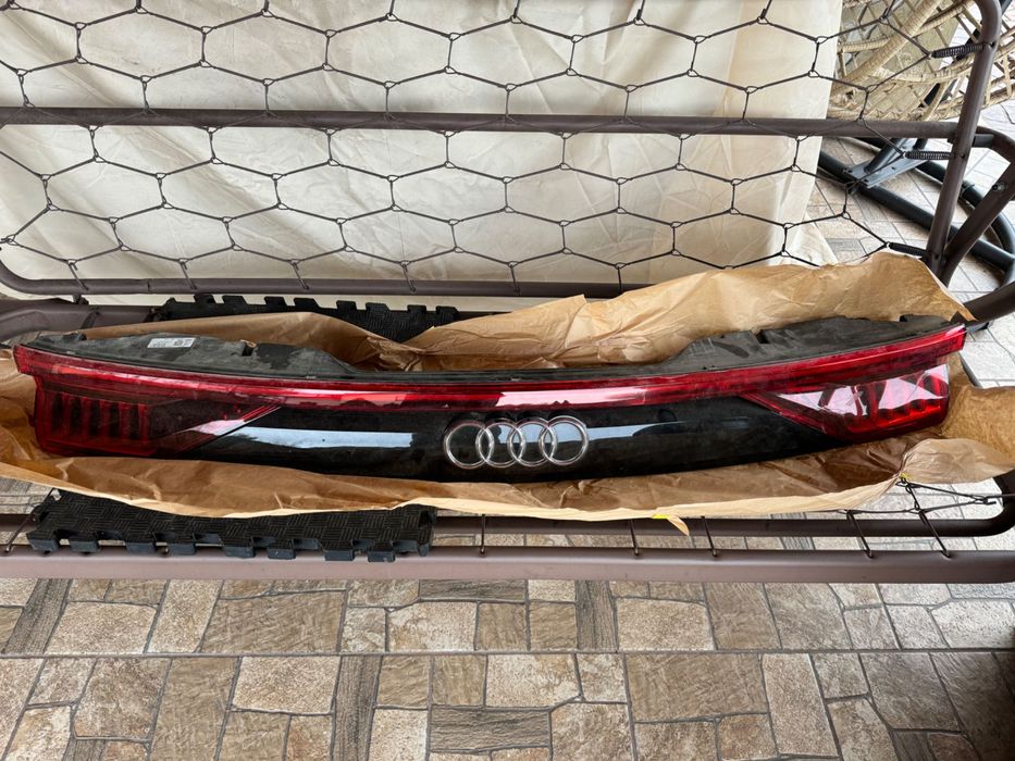 Задня оптика Ауді q8 Америка