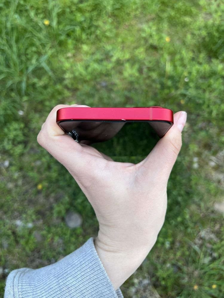 Iphone 13 червоний айфон