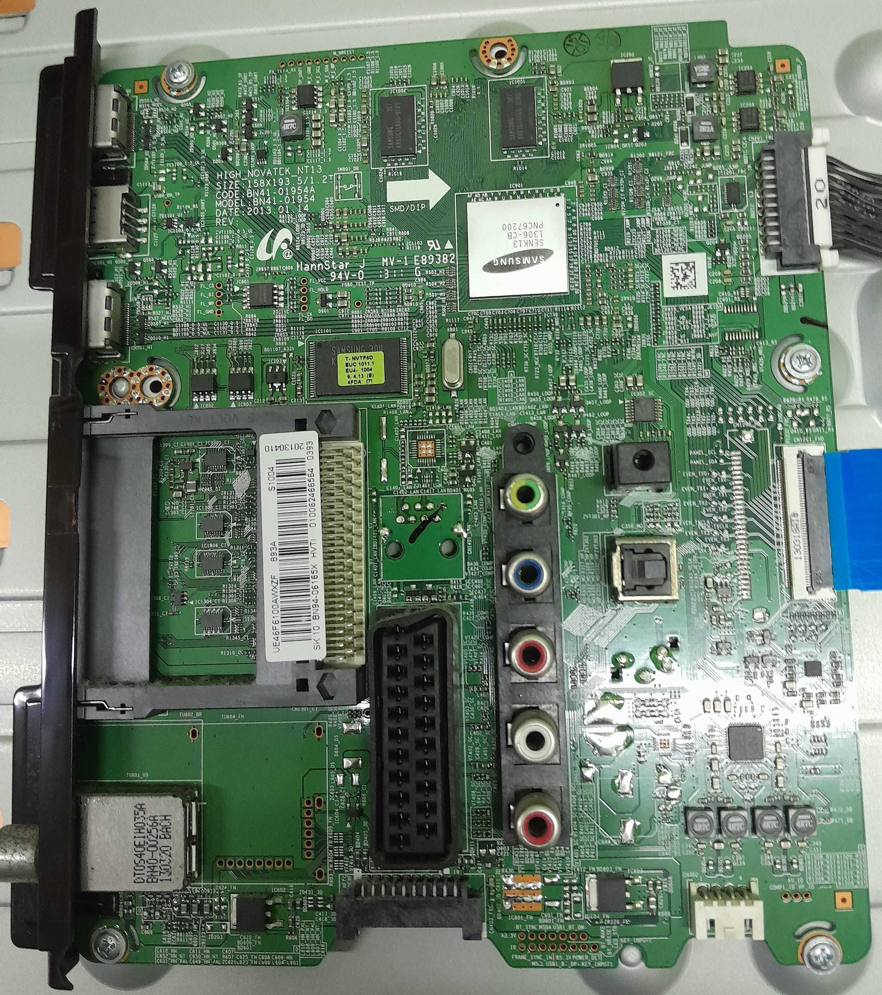 Televisão Samsung UE46F6100AW vendo todas as peças