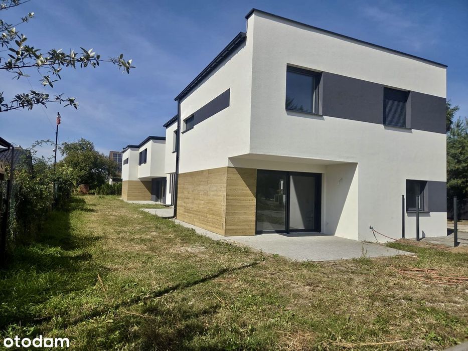 Dwupoziomowy apartament z dużym ogródkiem w doskonałej lokalizacji !