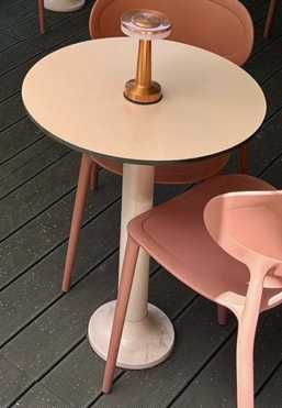 Mesa redonda para Exterior — estrutura sólida e design moderno e clean