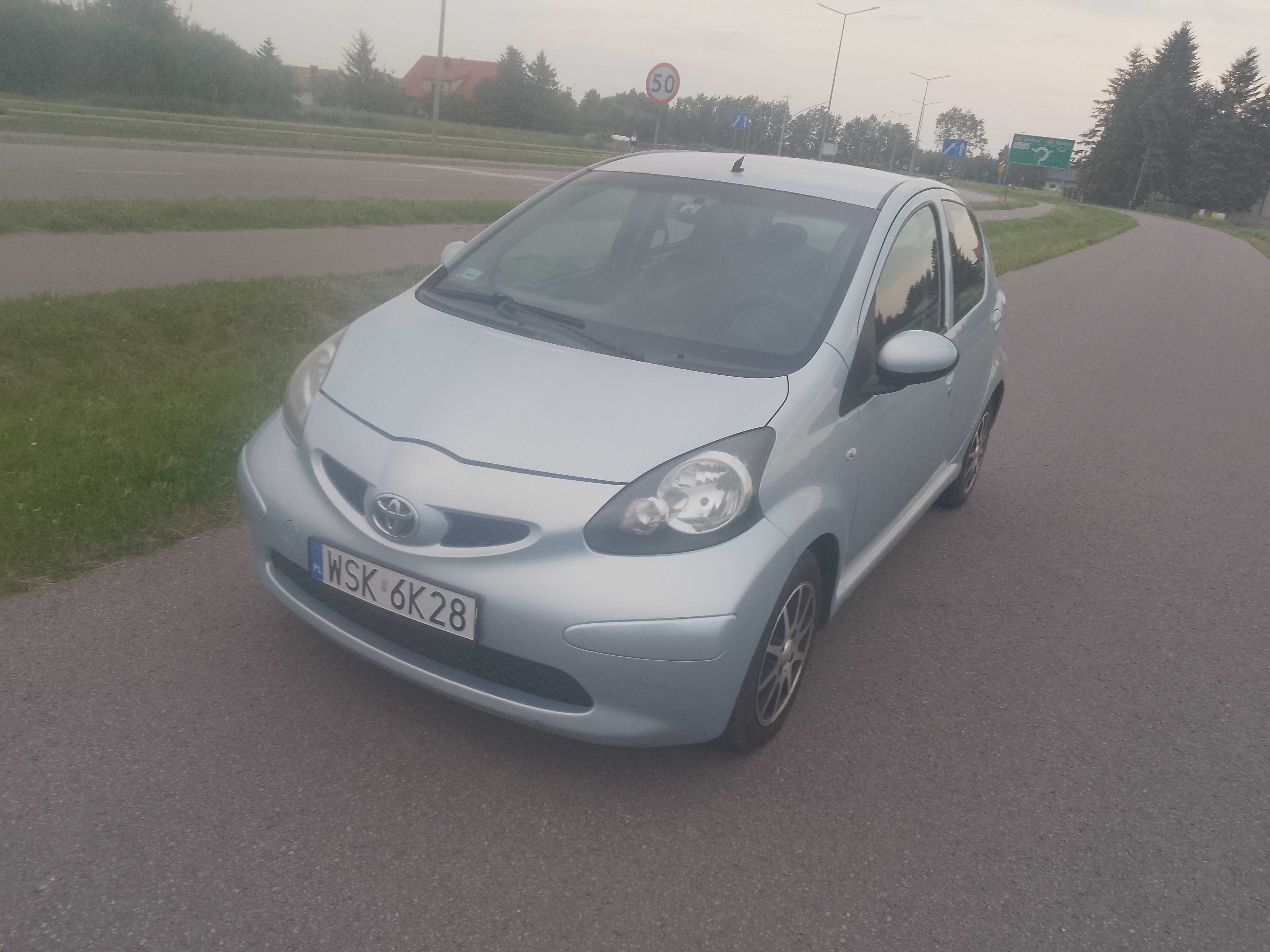 TOYOTA AYGO 5D  1.0 B 2006 r.  SUPER  STAN