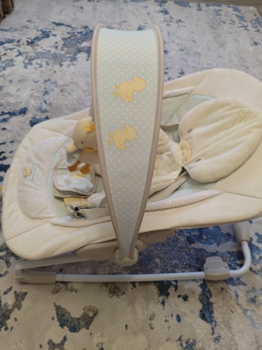 Крісло, гойдалка, шезлонг для немовляти.