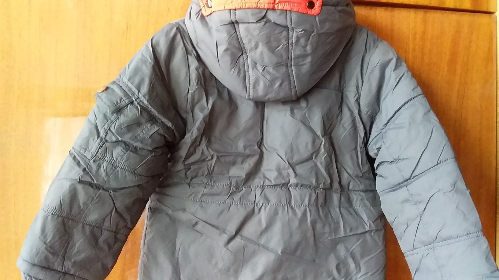 Продам дитячу зимову куртку