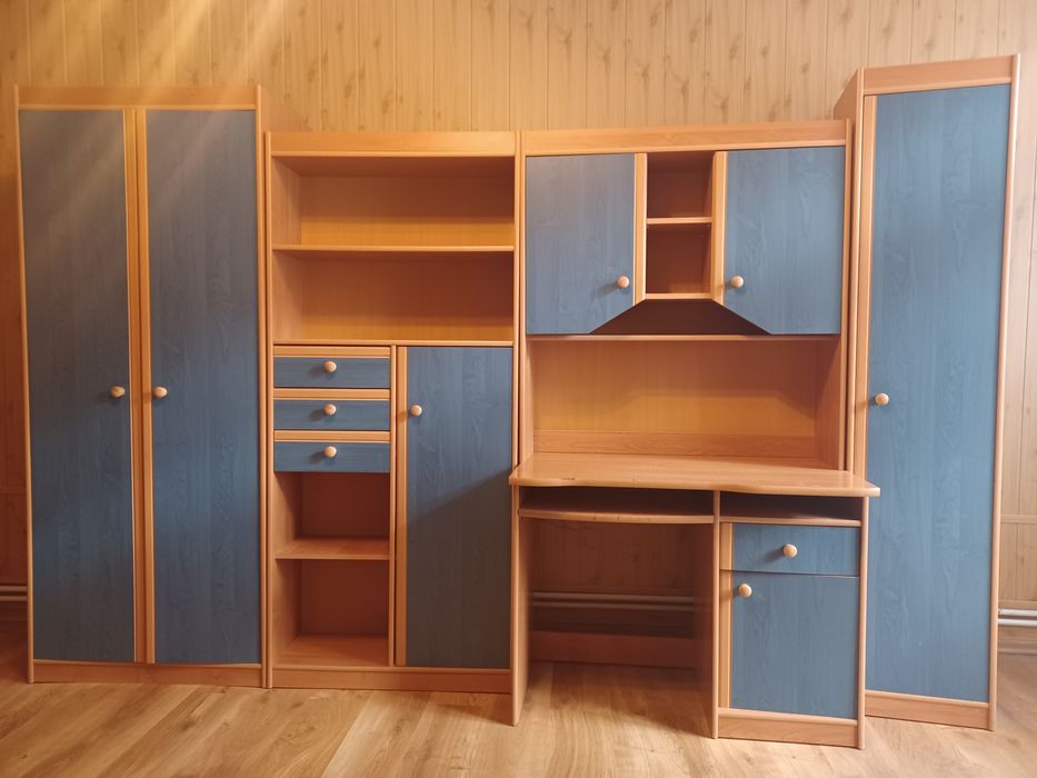 Meble młodzieżowe z biurkiem