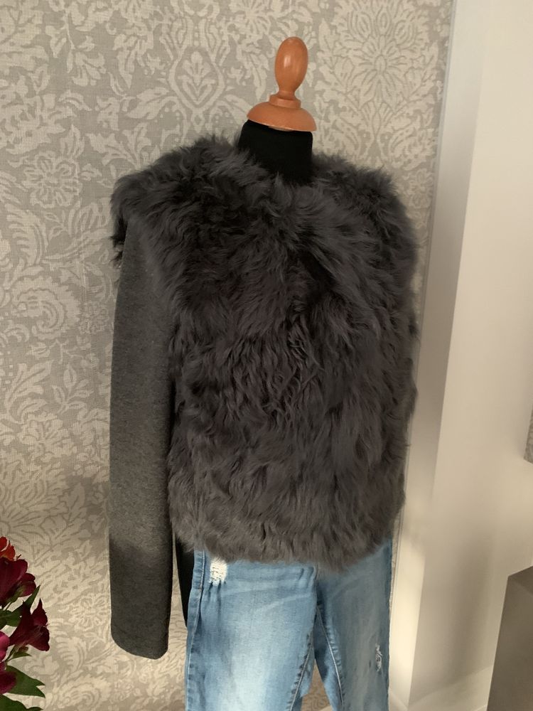Kurtka z futerka firmy Massimo Dutti