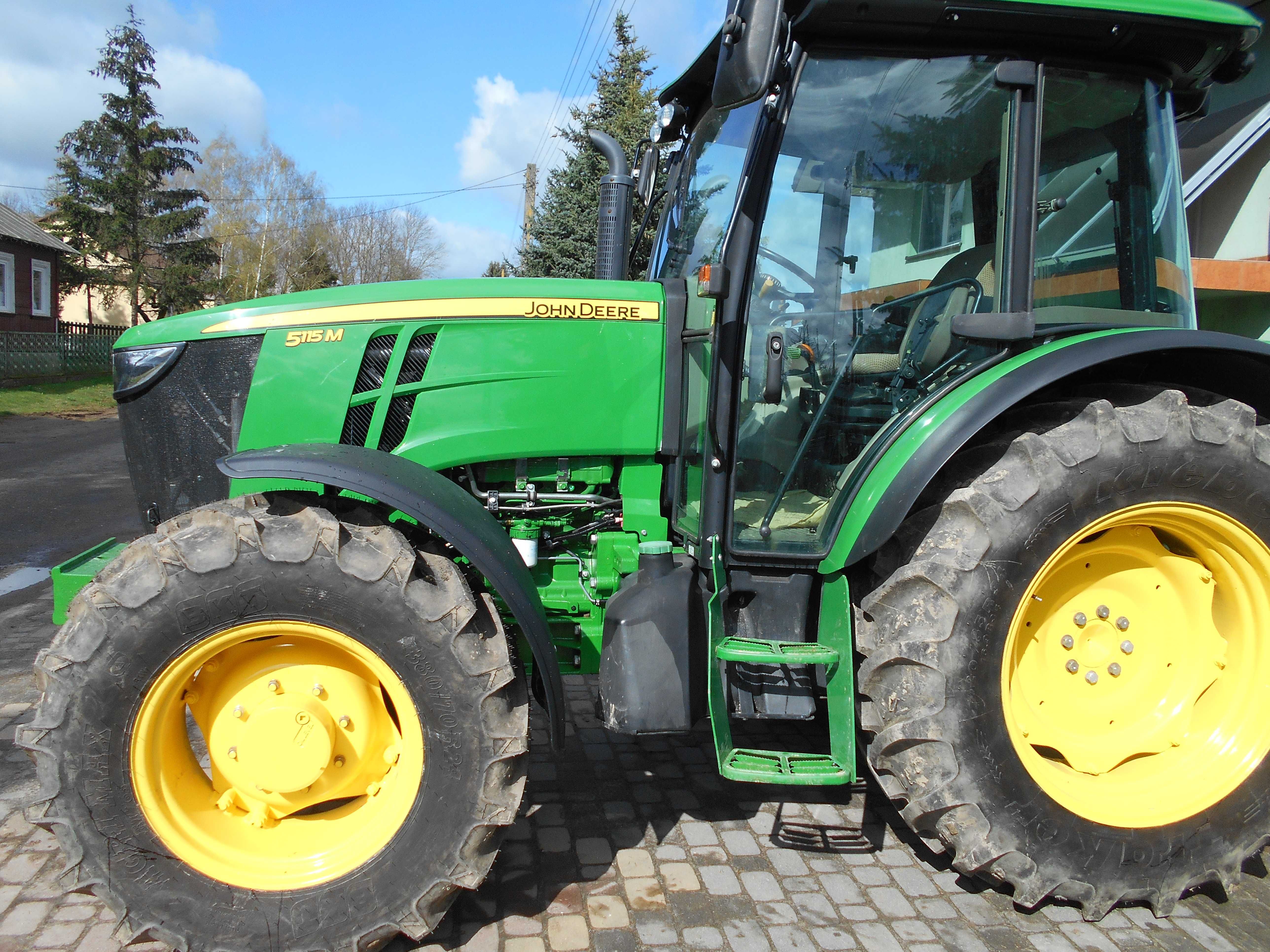 Ciągnik John Deere 5115M