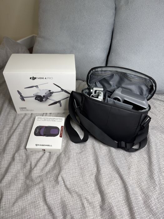 Dron DJI Mini 4 Pro Fly More Combo