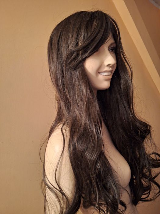 Nowa peruka jak z prawdziwych włosów długa z grzywką fale brąz kasztan