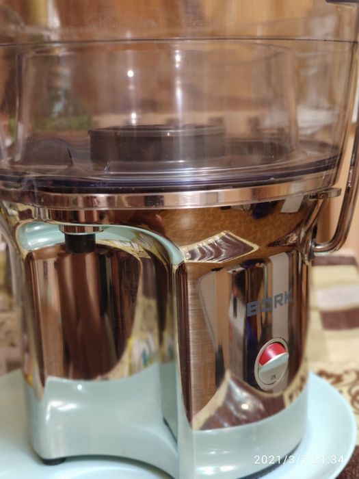 Соковыжималка BORK S400