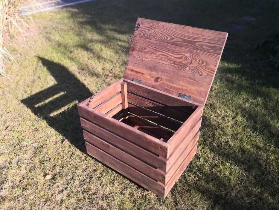 Skrzynia do przechowywania na kółkach. Rękodzieło