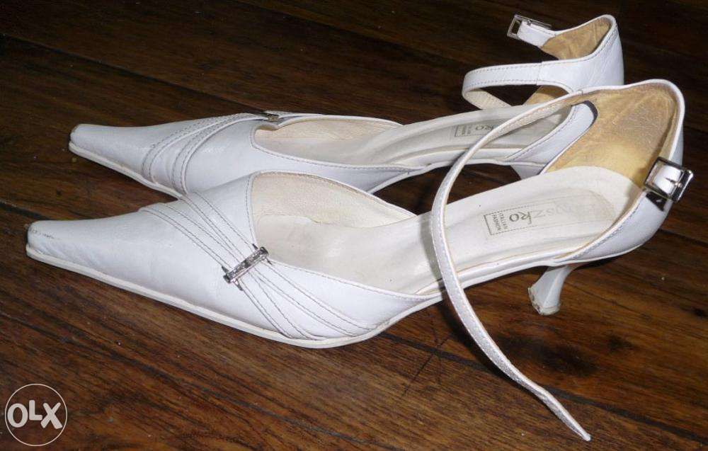 Białe buty pantofle ślubne 38