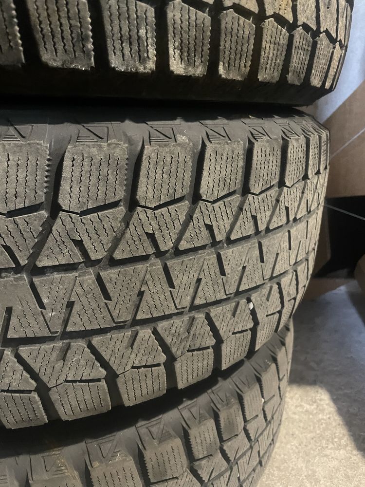 Продам зимові шини 215/65 R16 зима