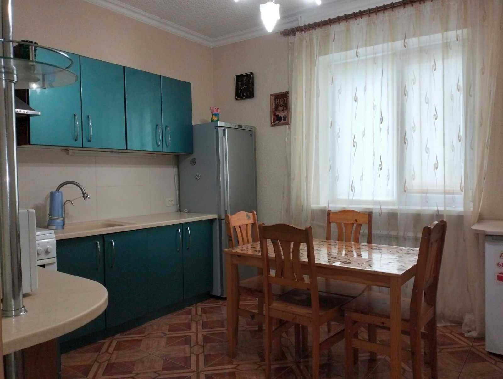 Продам коттедж, зупинка "Мальовнича.
