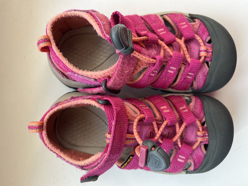 Босоніжки сандалі Keen