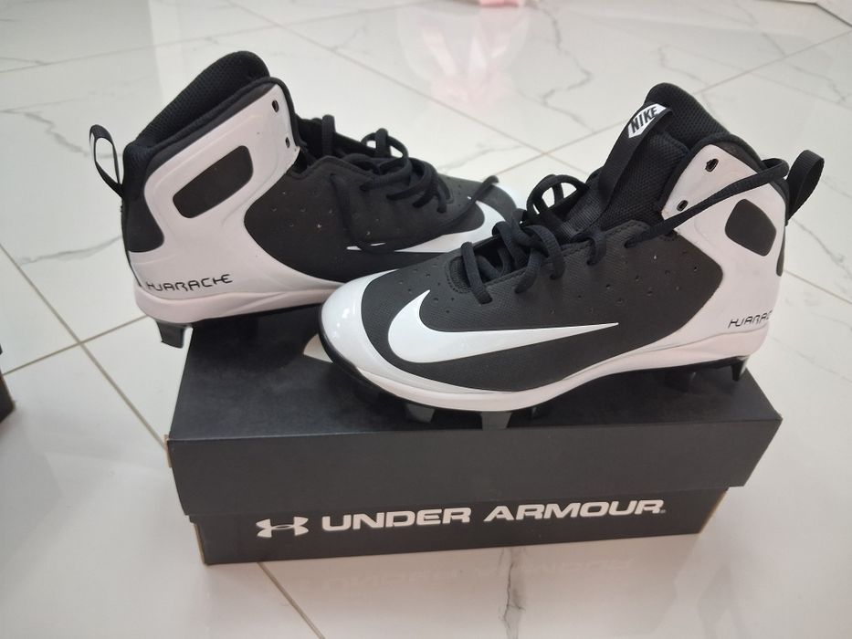 Спортивная обувь