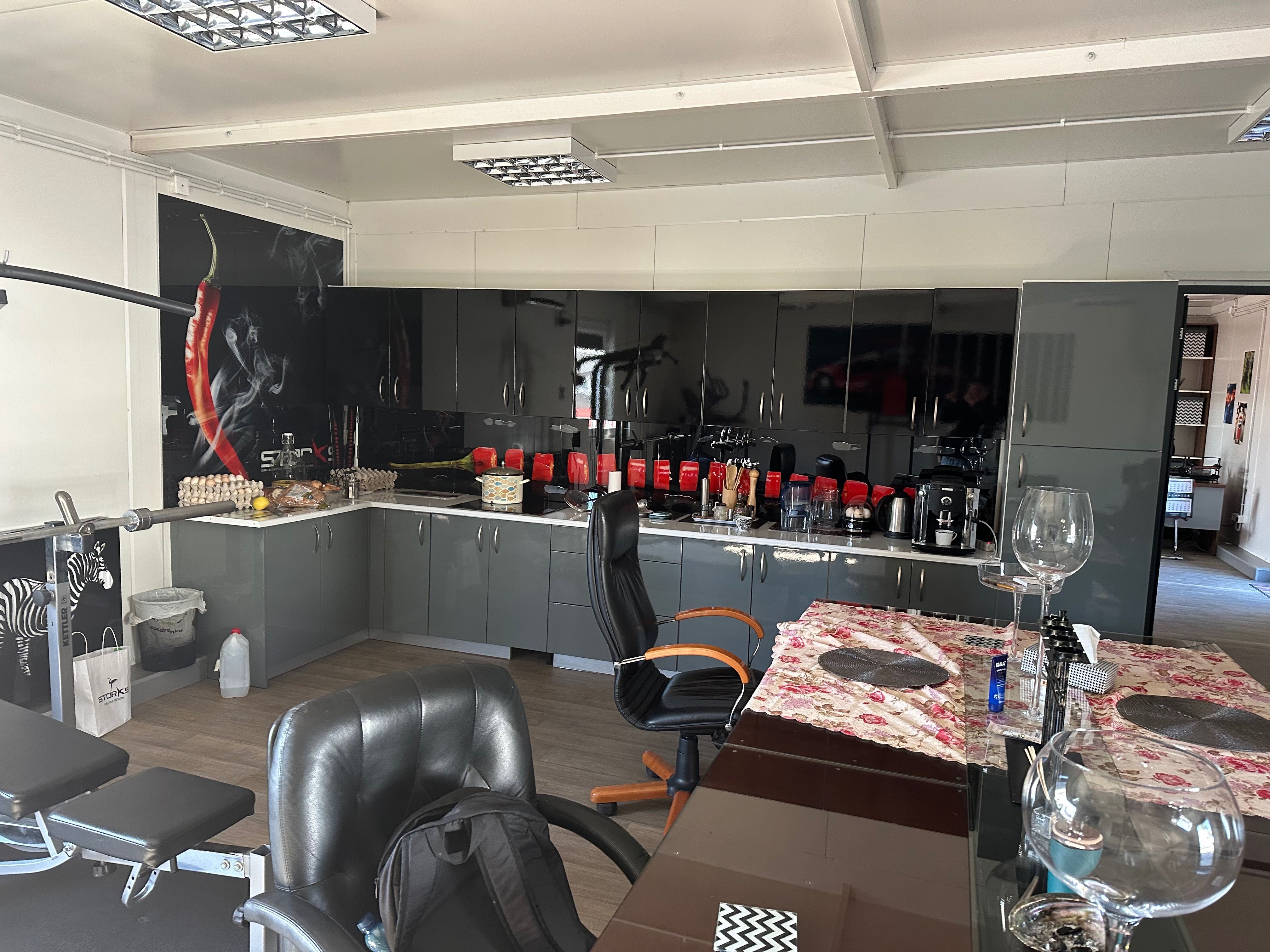Wynajem Hala 320 m2+biura i inne 700m2 STREFA TSSE Wolne od 1.10.2025r