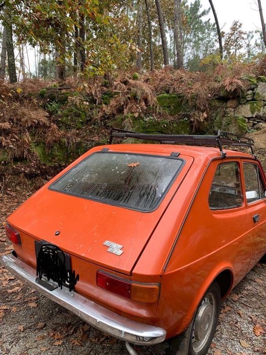 Classico 1974 Fiat 127 para restauro