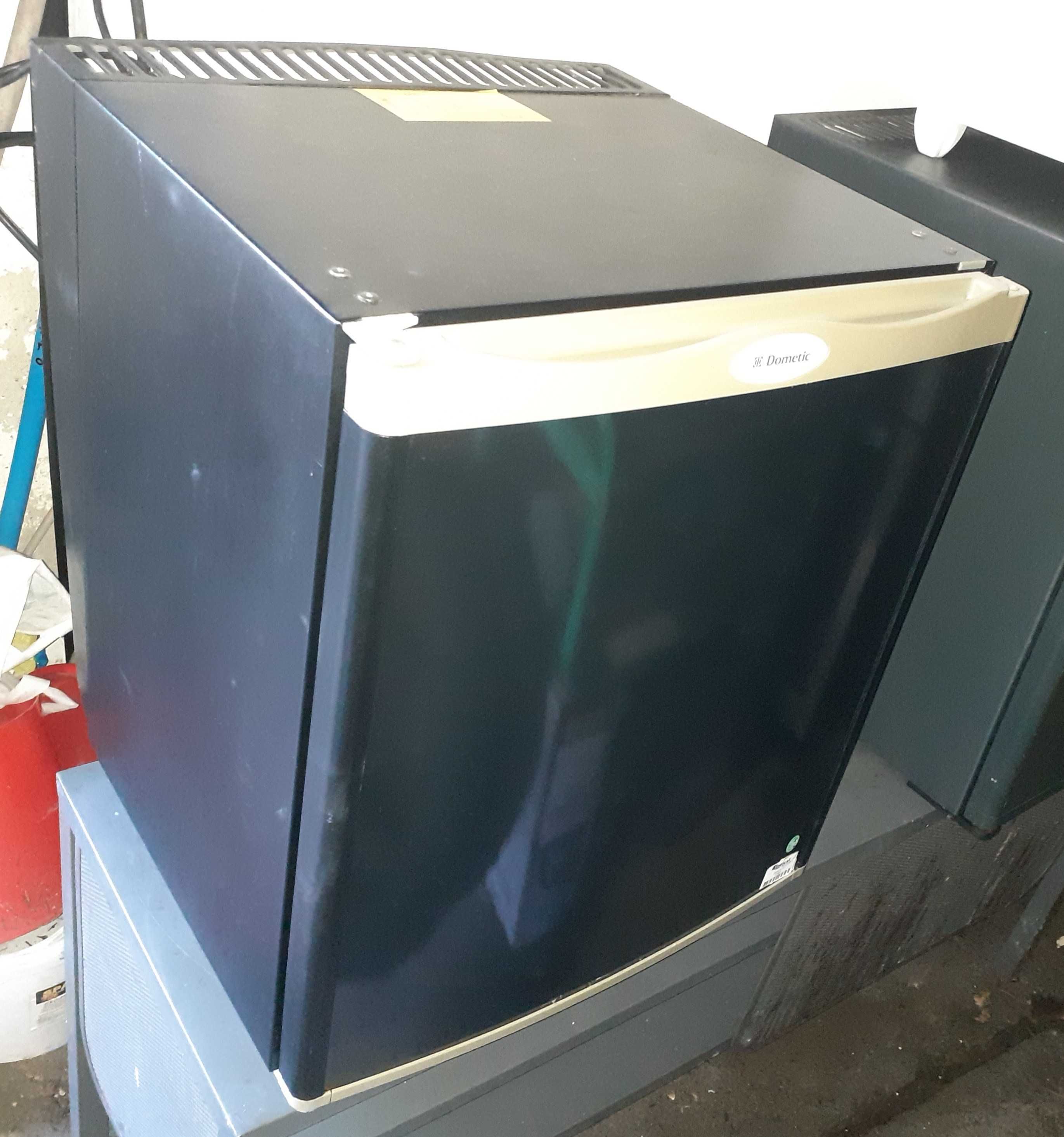 Lodówka z Zamrażalnikiem 56 L Dometic mf 20 60 Absorpcyjna Kamper gaz
