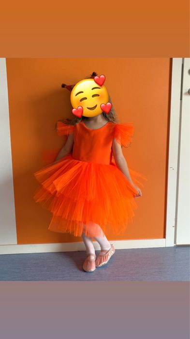 Сукня на свято. Білочка, лисичка