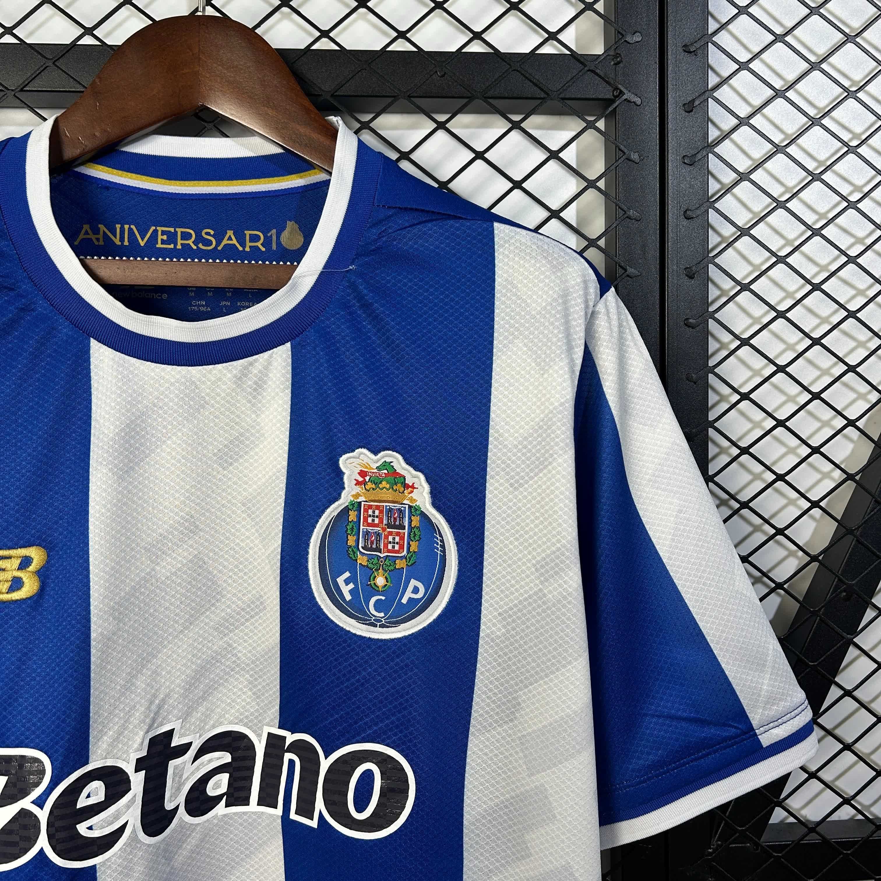 Porto três camisolas da época 25-26