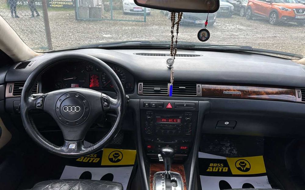 Audi A6 2000 року