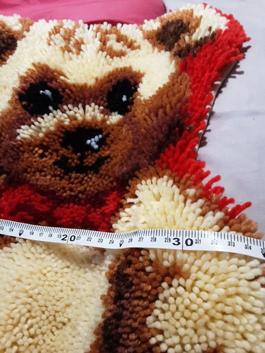 Невеликі коврики ручної роботи