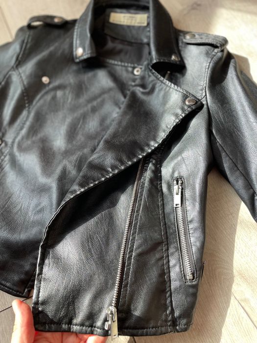 Куртка шкіряна чорна