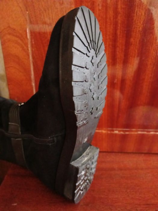 Зимние женские сапоги