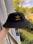 Kapelusz Adidas w kolorze czarnym